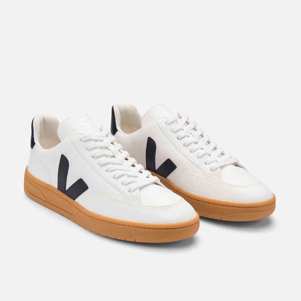 NWT Veja V-12 Sneakers Shoes Tennis Shoes Leather Trainers Unisex Gum Sole
